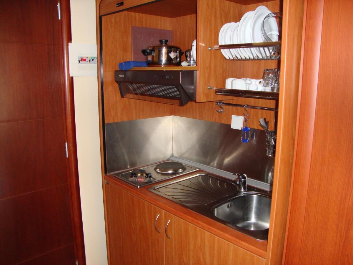 נידרי Captain Stavros Hotel מראה חיצוני תמונה