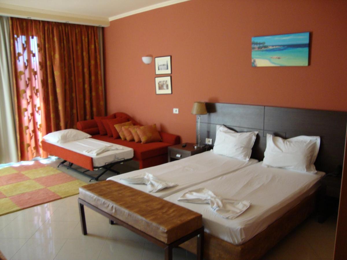 נידרי Captain Stavros Hotel מראה חיצוני תמונה
