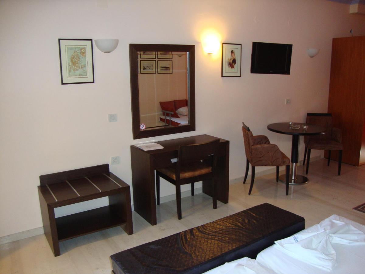 נידרי Captain Stavros Hotel מראה חיצוני תמונה