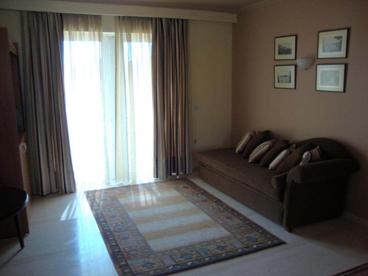 נידרי Captain Stavros Hotel מראה חיצוני תמונה