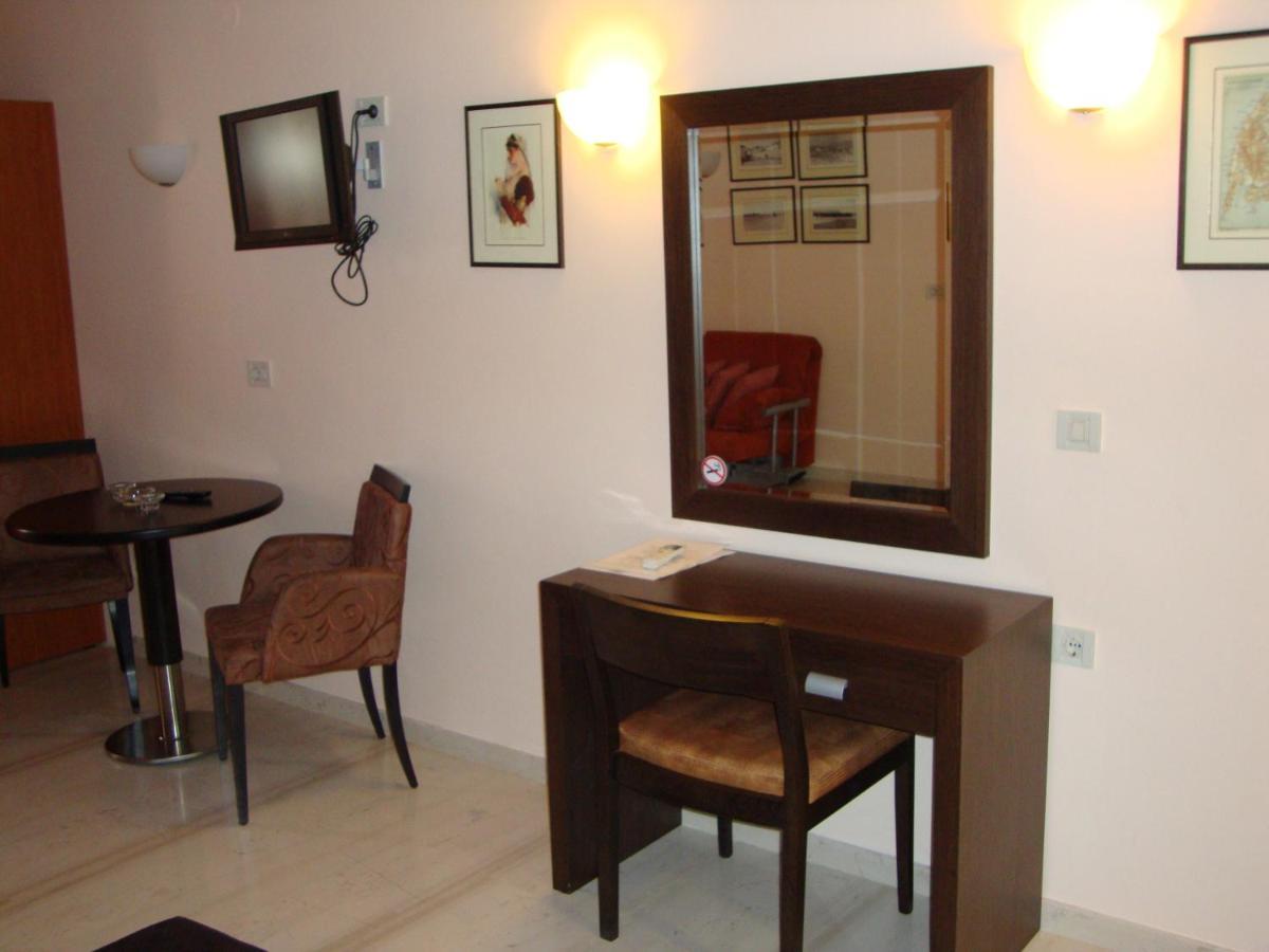 נידרי Captain Stavros Hotel מראה חיצוני תמונה