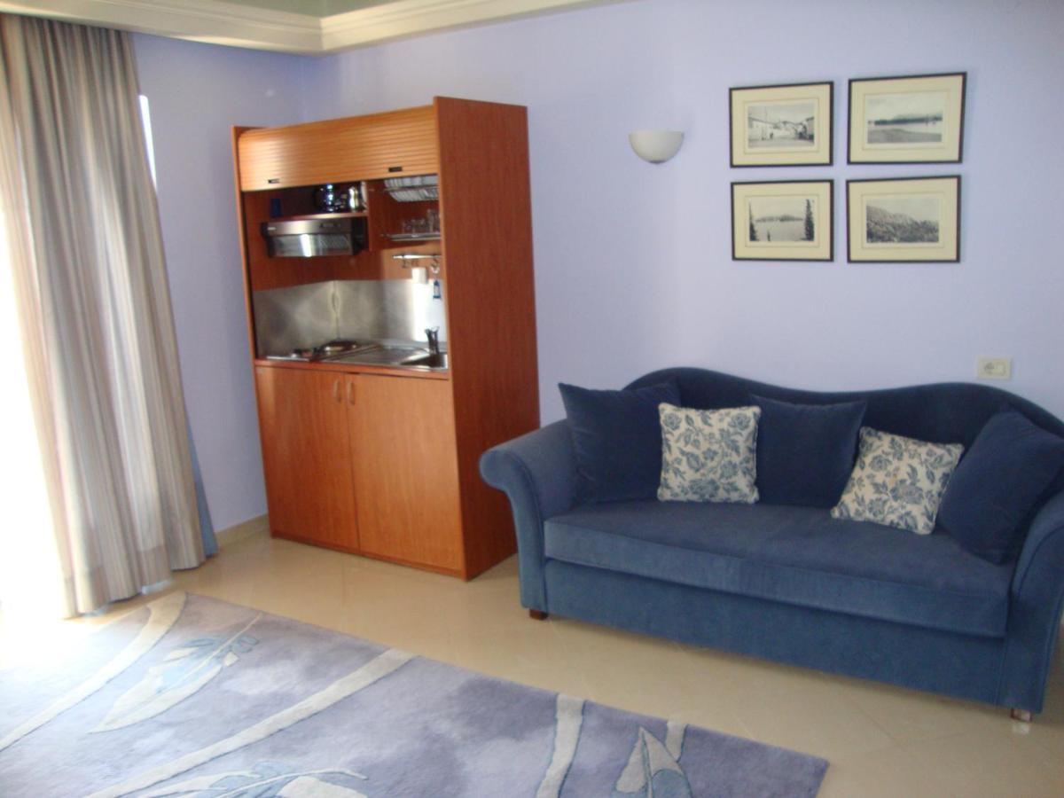 נידרי Captain Stavros Hotel מראה חיצוני תמונה