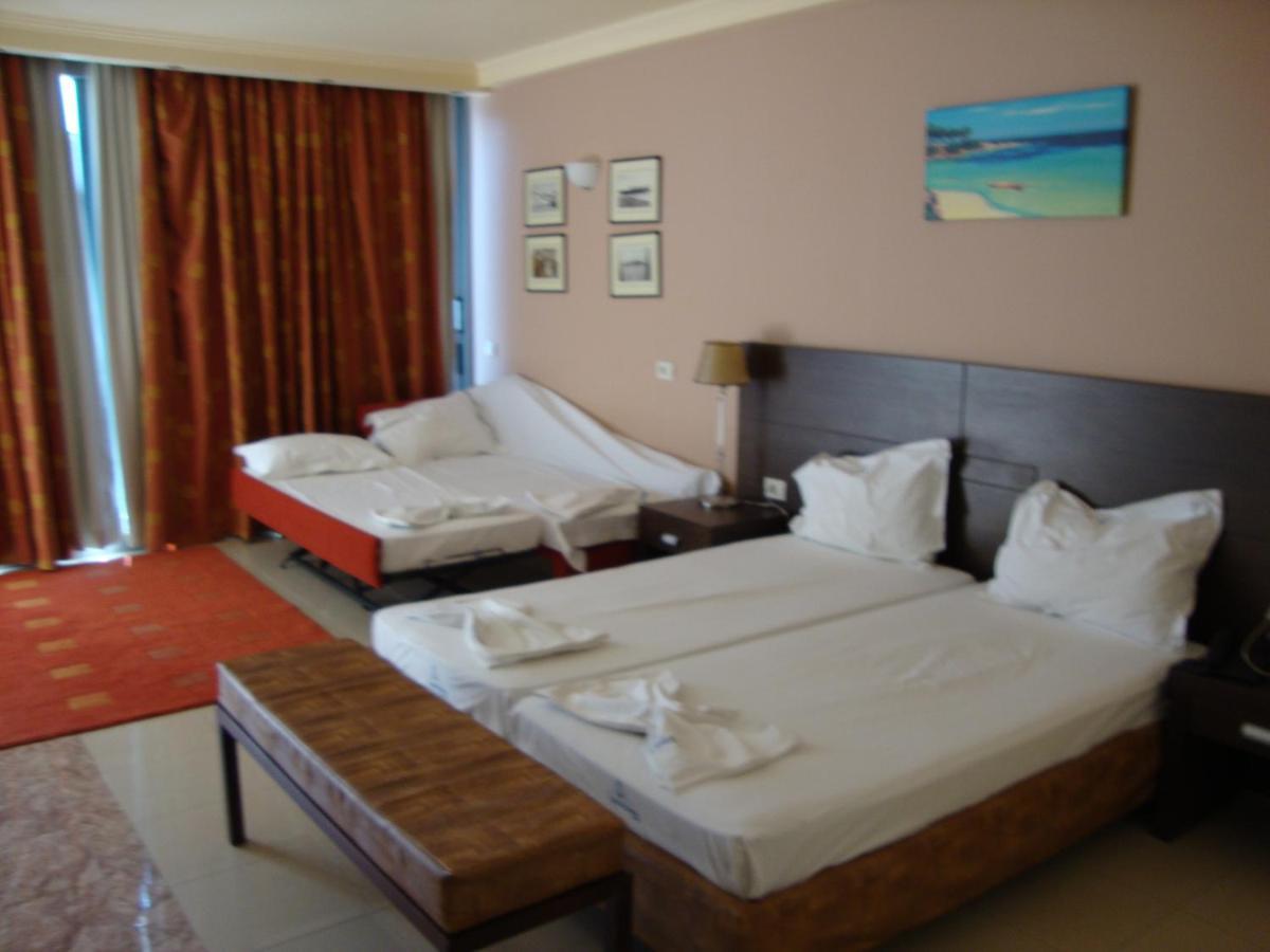 נידרי Captain Stavros Hotel מראה חיצוני תמונה