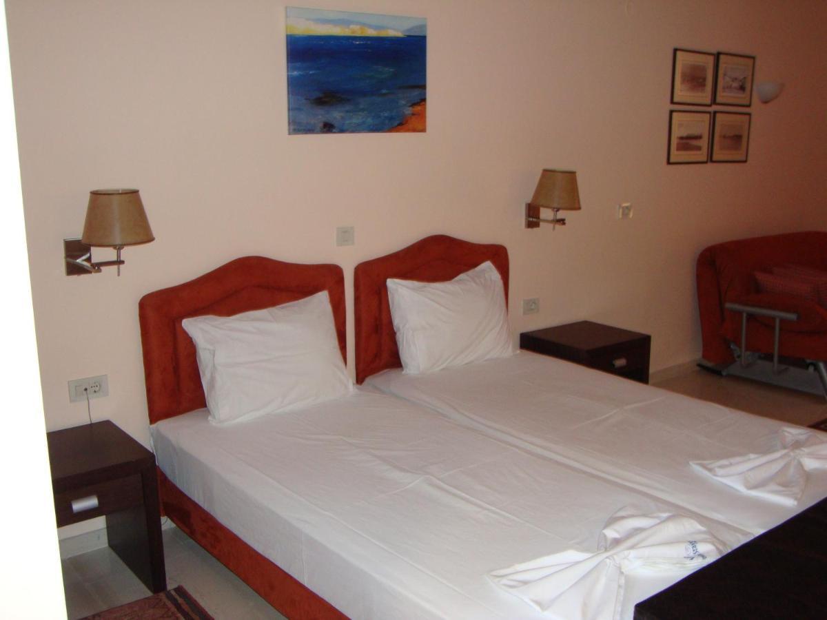 נידרי Captain Stavros Hotel מראה חיצוני תמונה