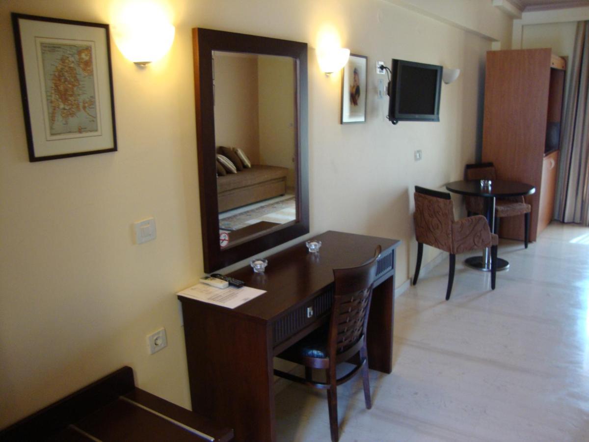 נידרי Captain Stavros Hotel מראה חיצוני תמונה