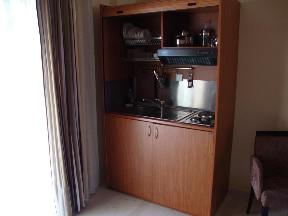 נידרי Captain Stavros Hotel מראה חיצוני תמונה