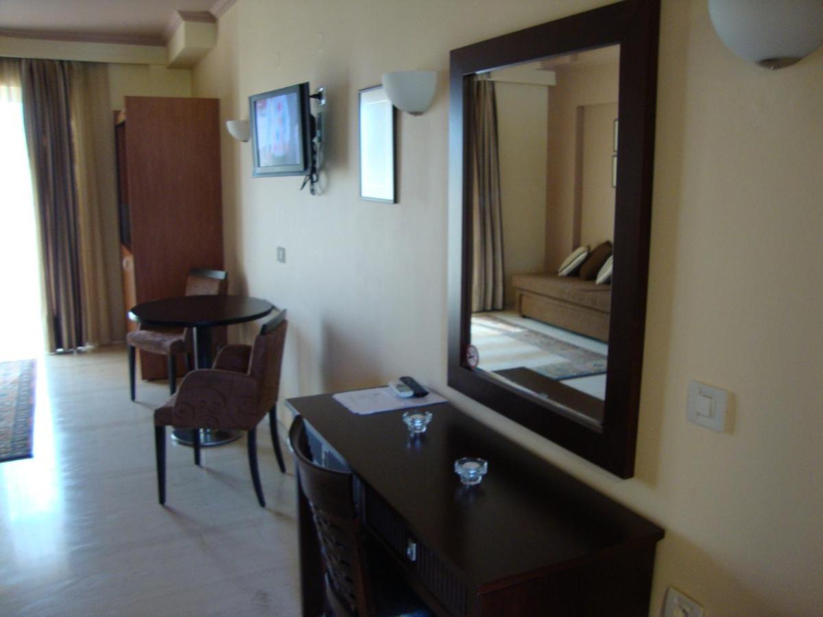 נידרי Captain Stavros Hotel מראה חיצוני תמונה