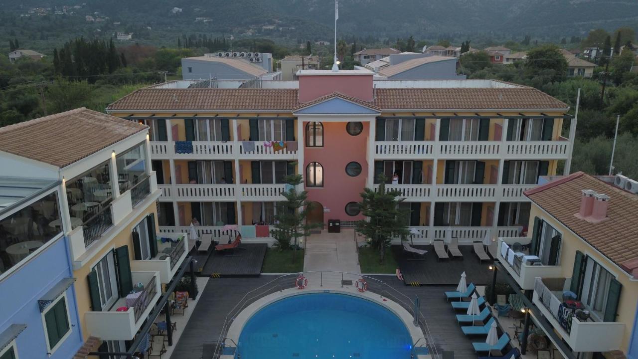 נידרי Captain Stavros Hotel מראה חיצוני תמונה