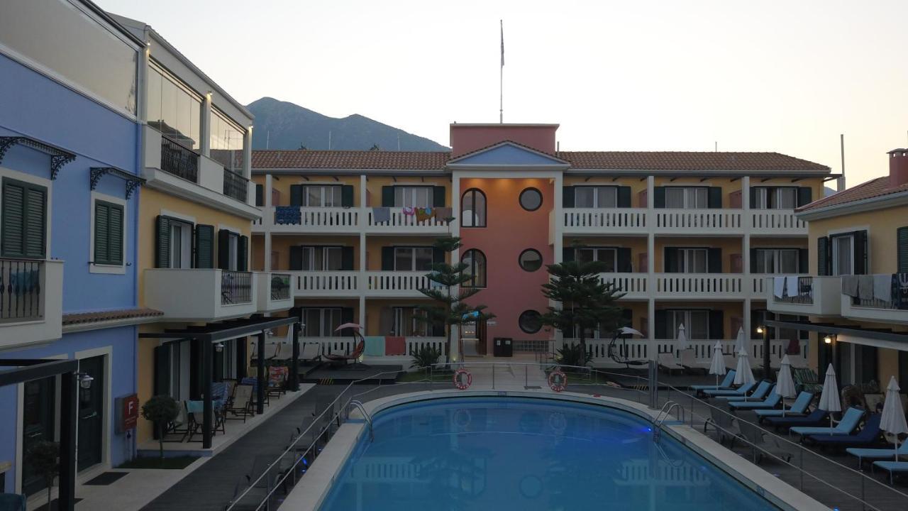 נידרי Captain Stavros Hotel מראה חיצוני תמונה