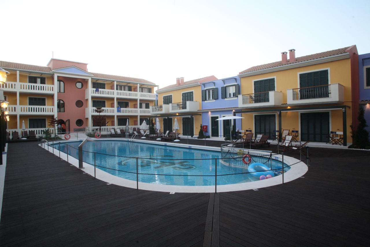 נידרי Captain Stavros Hotel מראה חיצוני תמונה