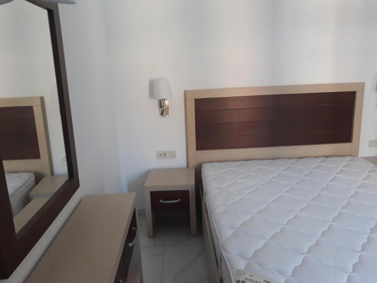 נידרי Captain Stavros Hotel מראה חיצוני תמונה