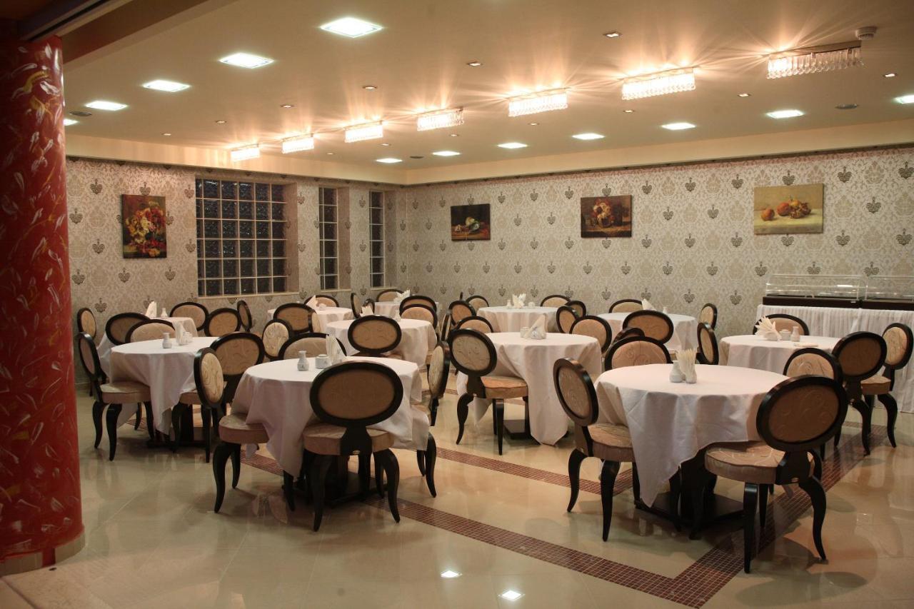 נידרי Captain Stavros Hotel מראה חיצוני תמונה